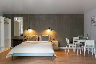 Гостиница Panorama Suites Group Владивосток Люкс W с балконом-1